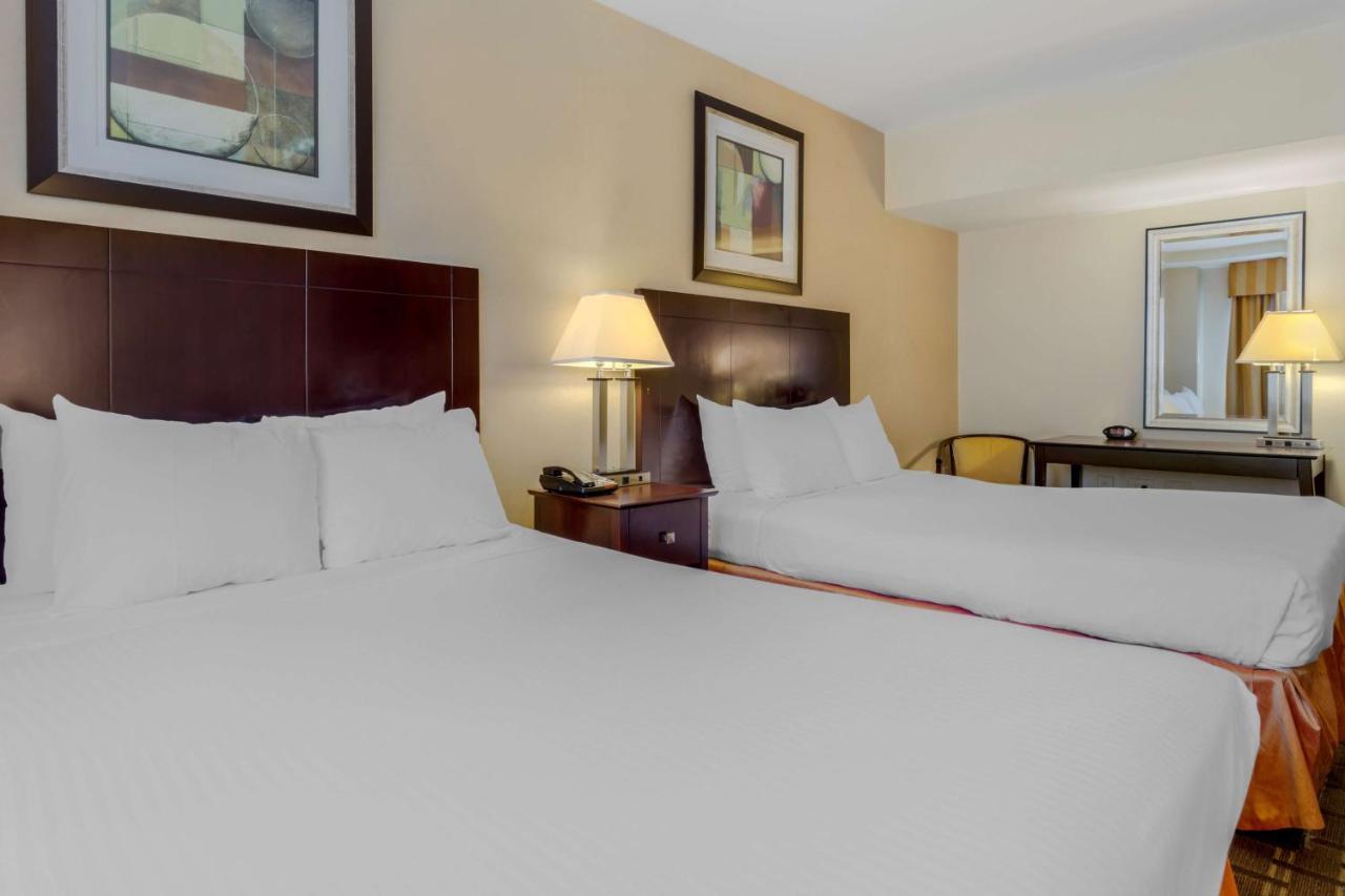 Best Western Plus Brooklyn Bay Hotel New York Exterior foto
