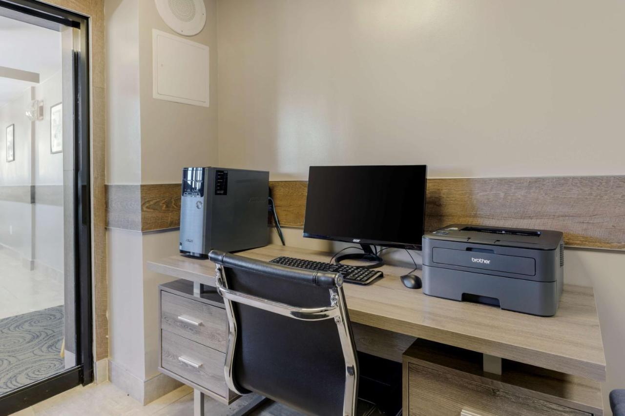 Best Western Plus Brooklyn Bay Hotel New York Exterior foto