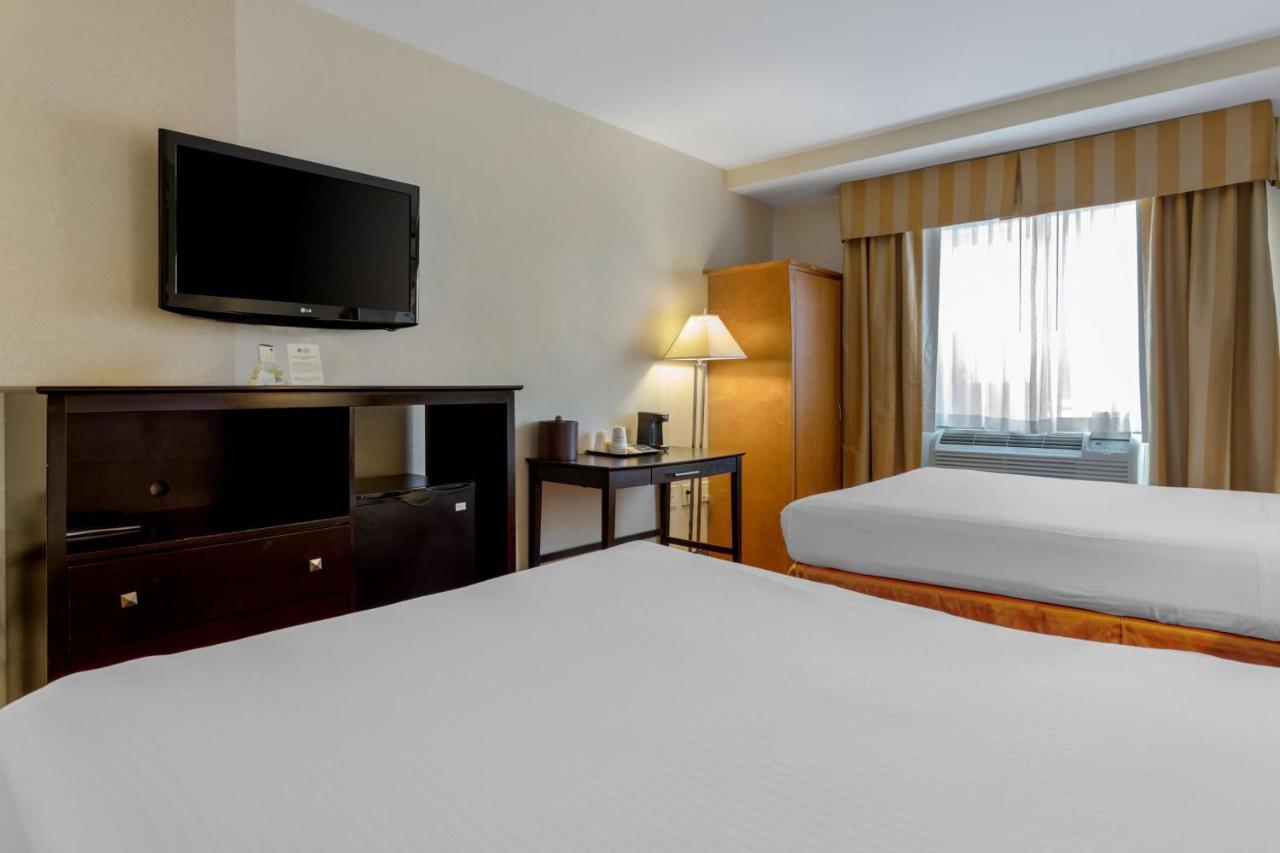 Best Western Plus Brooklyn Bay Hotel New York Exterior foto